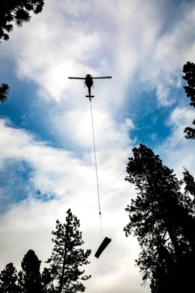 Helicopter power line construction